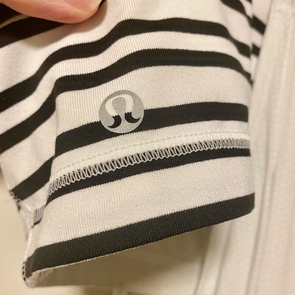 lululemon no limits tank size 6 - Picture 6 of 7